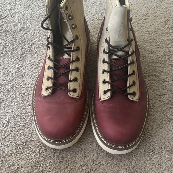 Taft 001 Cherry/Cream - Picture 2 of 6